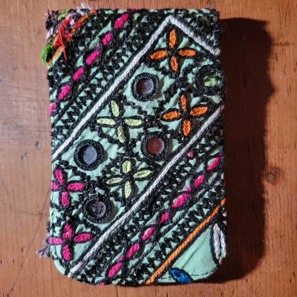 🪬🍄 Free People Boho Embroidered Repurposed vtg banjara hippie Wallet card case